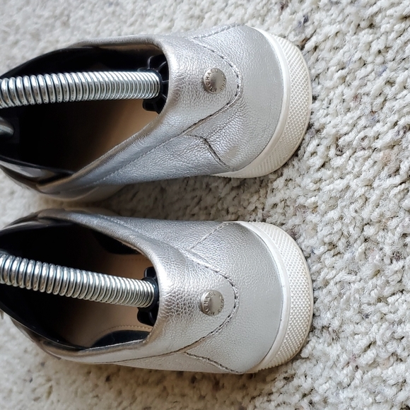 MICHAEL Michael Kors Silver Tassel Flats Loafers Size 5.5 - Picture 5 of 8